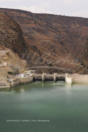 Image du Maroc Professionnelle de  Le Barrage Allal Al Fassi est situé dans la Province de Sefrou sur Oued Sebou avec un volume de stockage de 63.7 Mm3, il contrôle un bassin versant de 5.400 km2. Ce Barrage a été mis en service en 1990. But de l'ouvrage  production d'électricité, irrigation et protection contre les crues, Jeudi 8 septembre 2005. (Photo / Abdeljalil Bounhar)